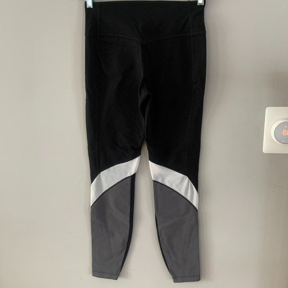 Nike Dri Fit Legging with mesh detail size M - Picture 3 of 4